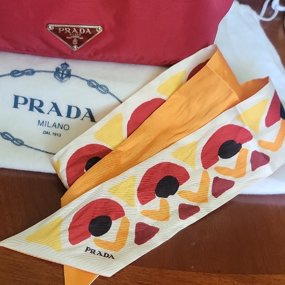 Prada Red and Orange Shoulder Bag with Vibrant Design - Picture 15 of 15
